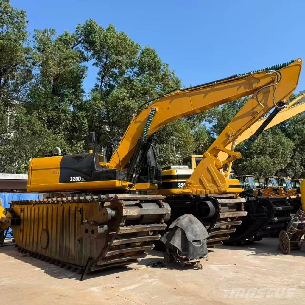 CAT 320D2 Amphibious Excavators