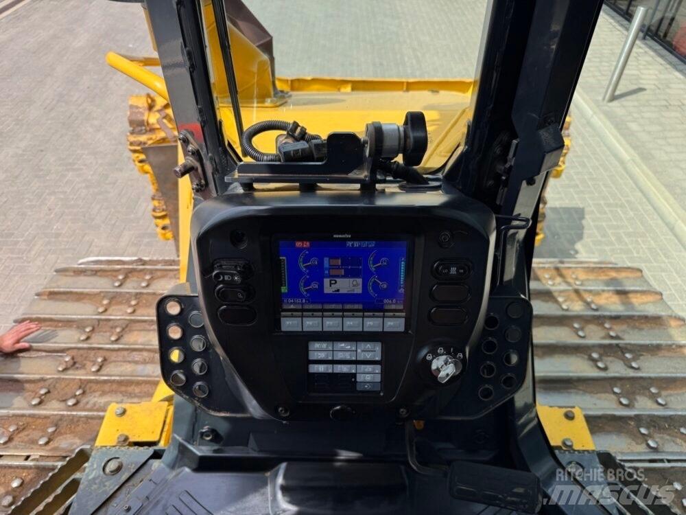 Komatsu D61PXi-24EO Crawler dozers