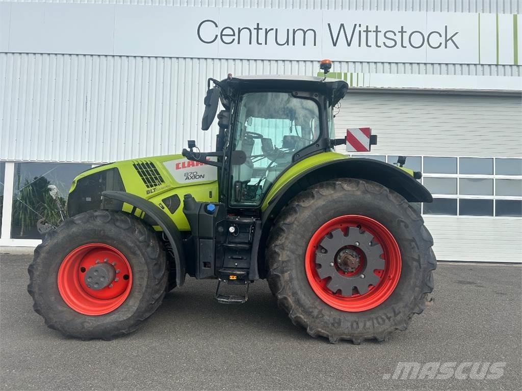 CLAAS Axion 870 Tractors