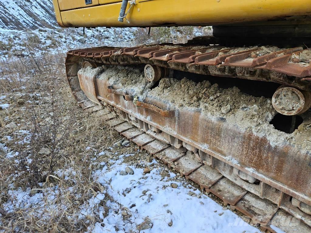 CAT 330 Crawler excavators
