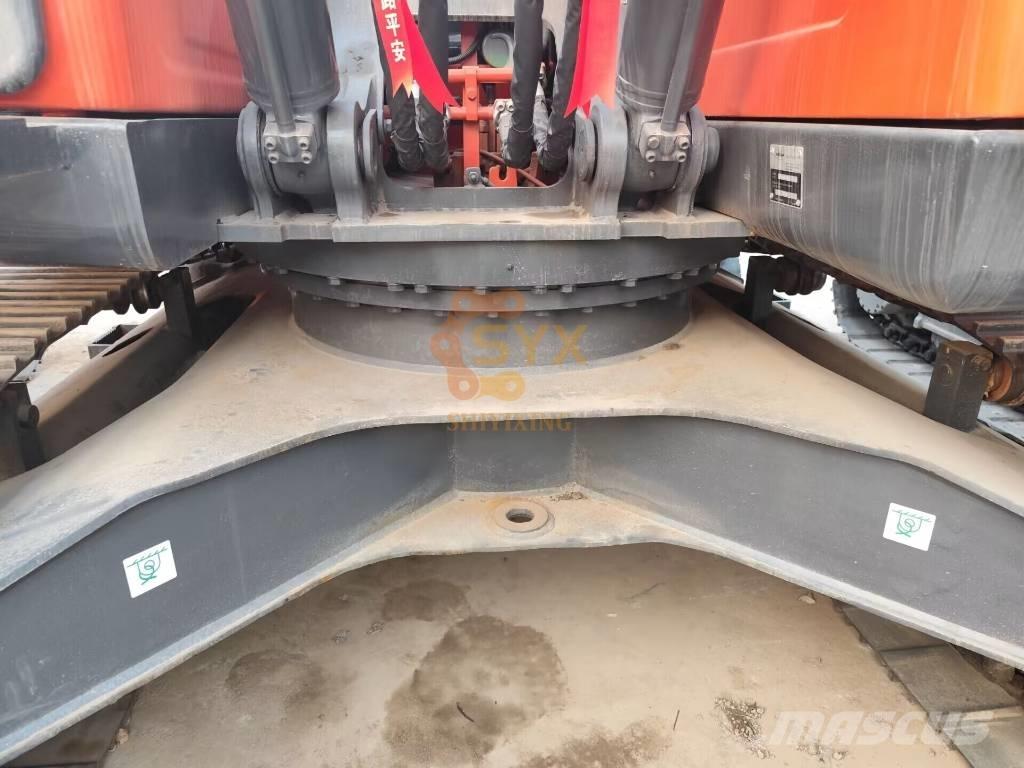 Doosan DX 225 LC Crawler excavators
