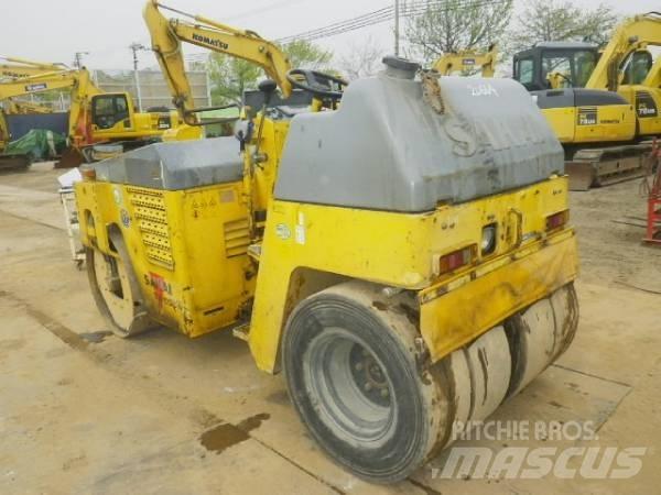 Sakai TW500 Single drum rollers
