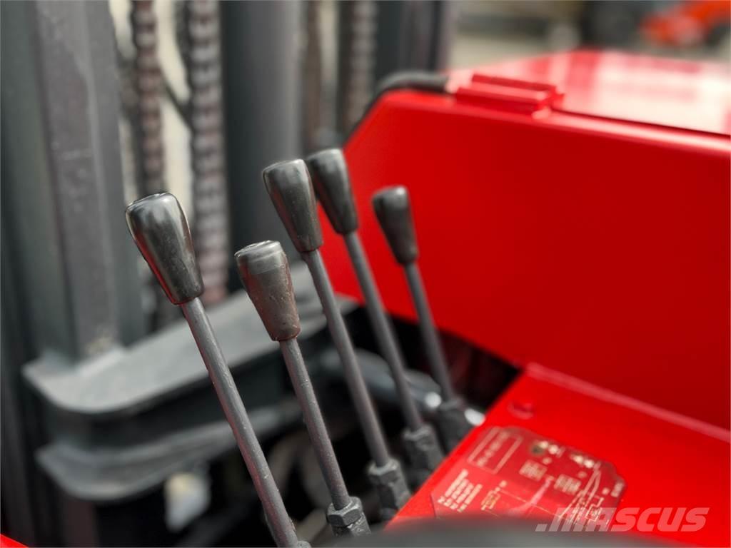 Moffett M3 20.4 Truck mounted forklifts