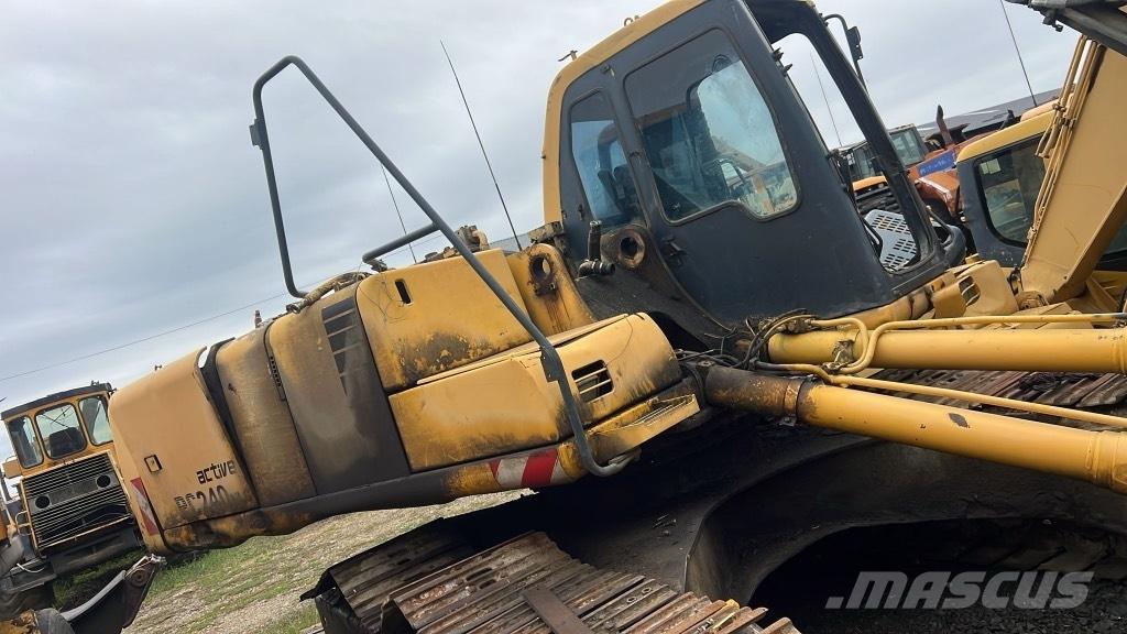 Komatsu PC 240 NLC Cabins and interior