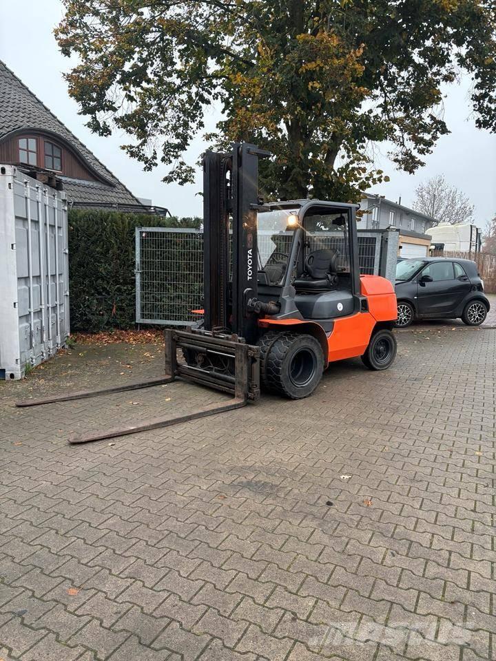 Toyota 7 FD 45 Diesel trucks