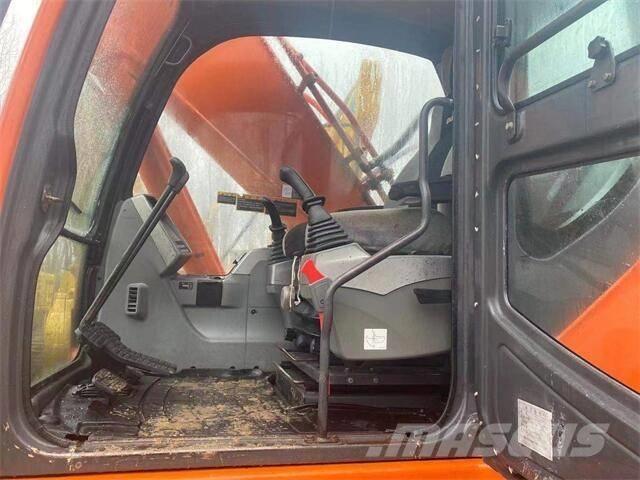 Doosan DX300 Crawler excavators