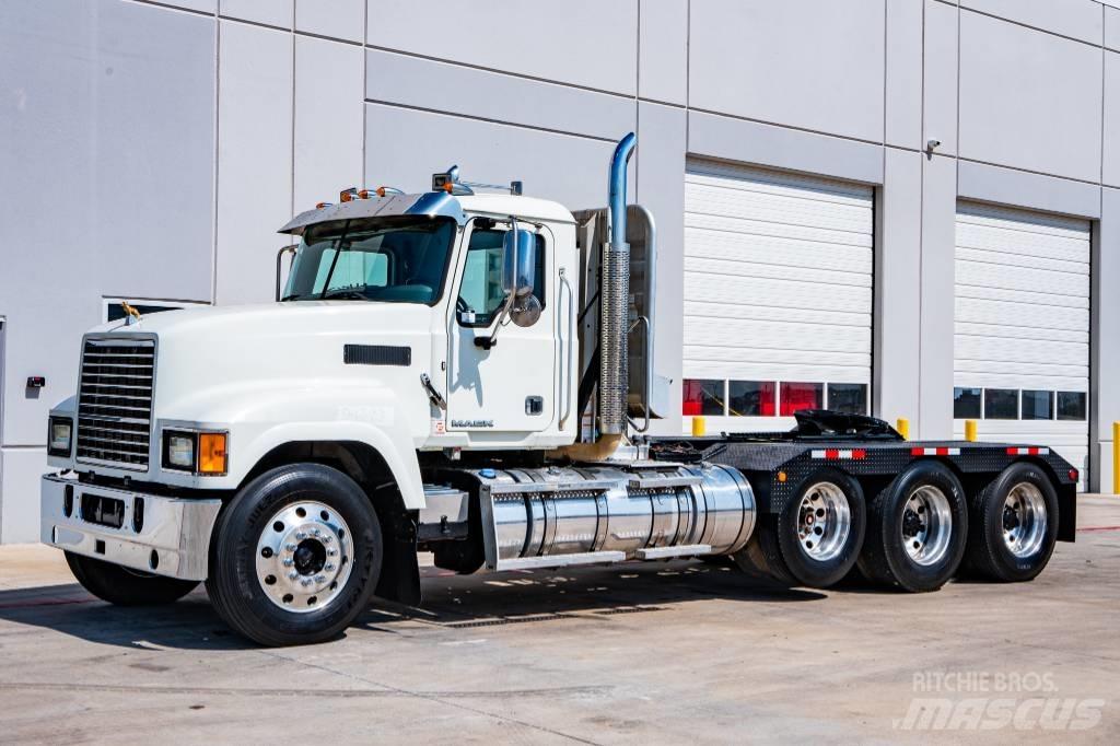 Mack CHU 613 Tractor Units