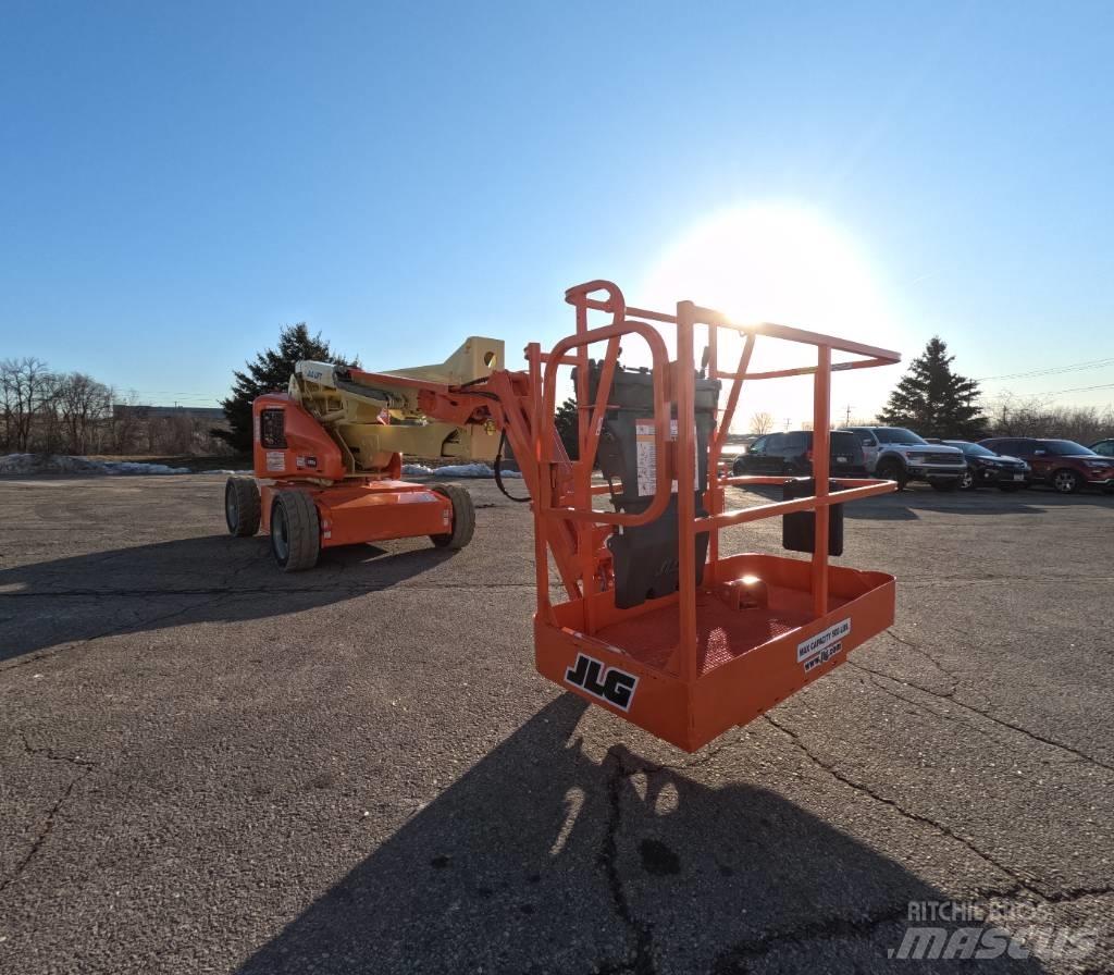 JLG E 450 AJ Articulated boom lifts
