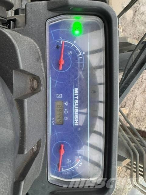 Mitsubishi FD120N Diesel trucks