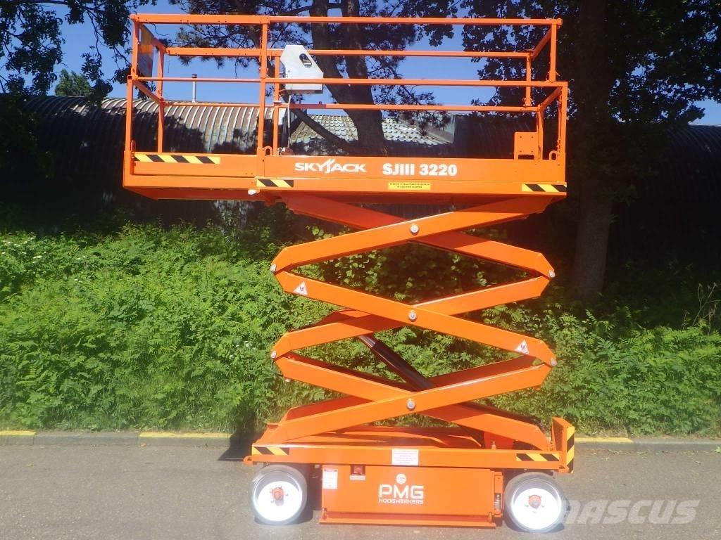 SkyJack SJ3220 Scissor lifts