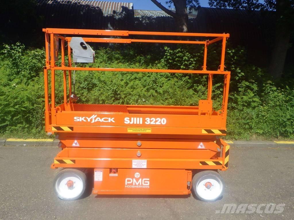 SkyJack SJ3220 Scissor lifts
