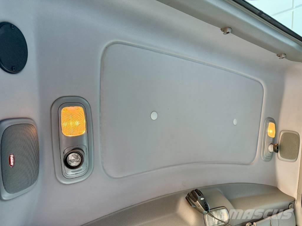Peterbilt 389 Tractor Units