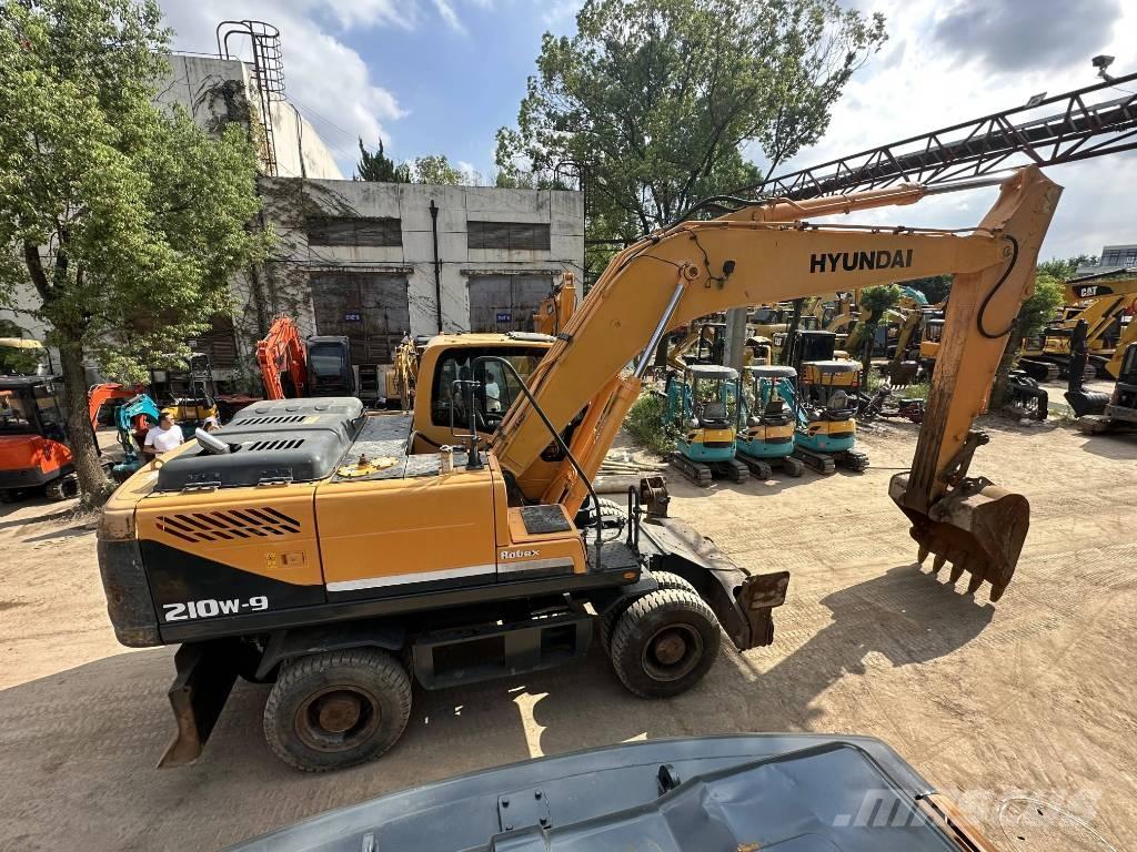 Hyundai R210W-9 Wheeled excavators