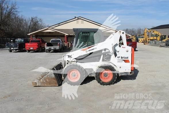 Bobcat S590 Skid steer loaders