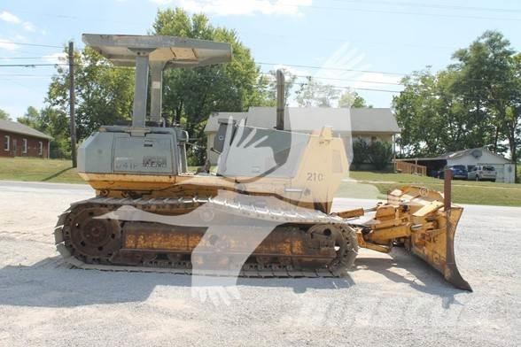 Komatsu D41P-6 Crawler dozers