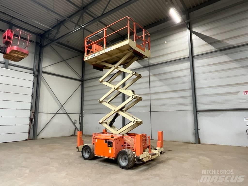 JLG 260 MRT Scissor lifts