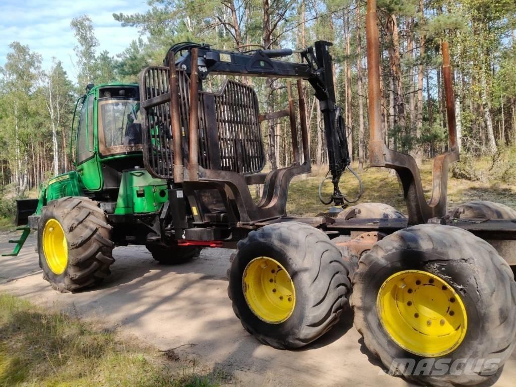 John Deere 1010 E Forwarders