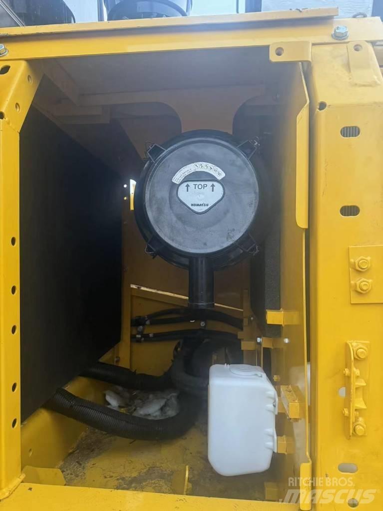 Komatsu PC 210 LC-8 Crawler excavators