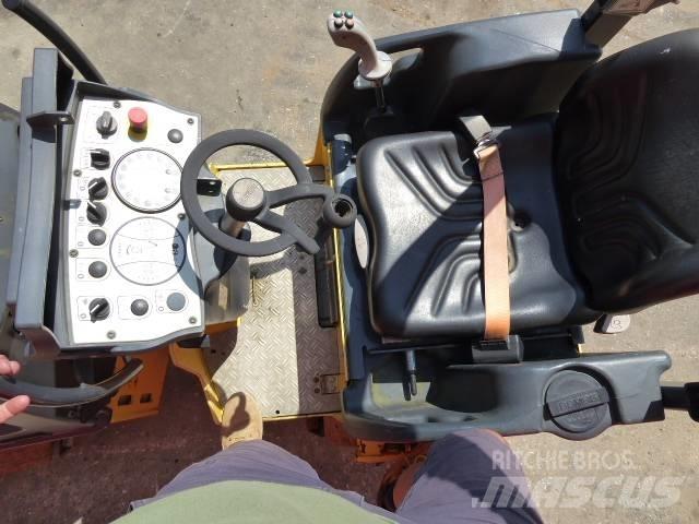 Bomag BW 100 AD M-5 Twin drum rollers