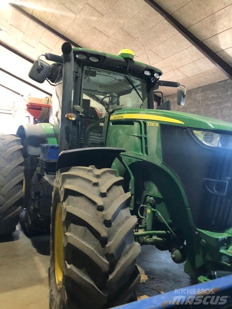 John Deere 7230 R Tractors