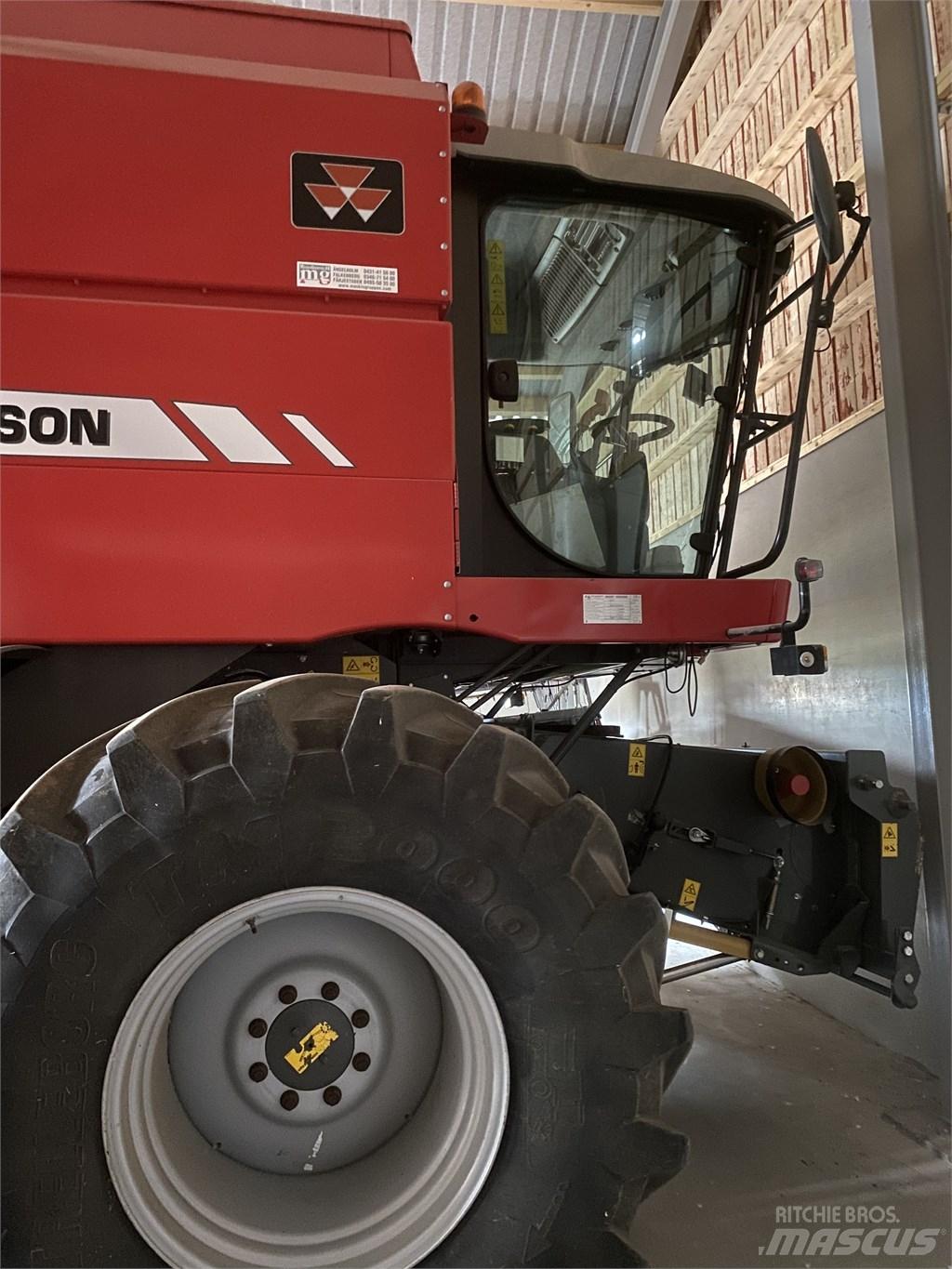 Massey Ferguson 7244 Combine harvesters