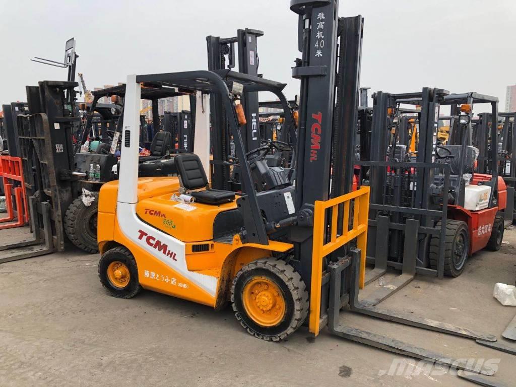 TCM FD30 Diesel trucks