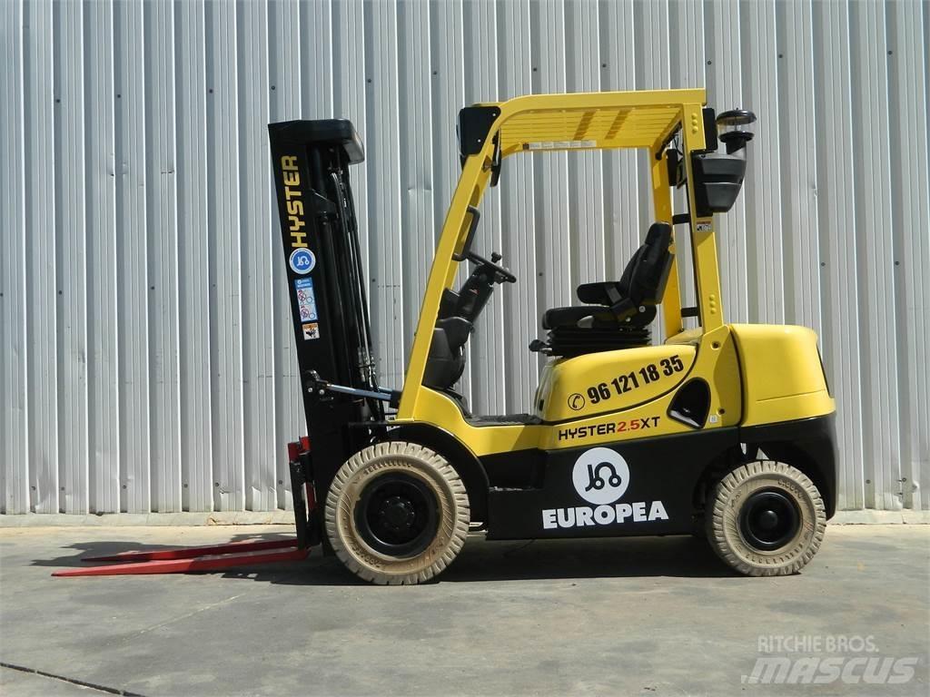 Hyster H2 50XT Diesel trucks