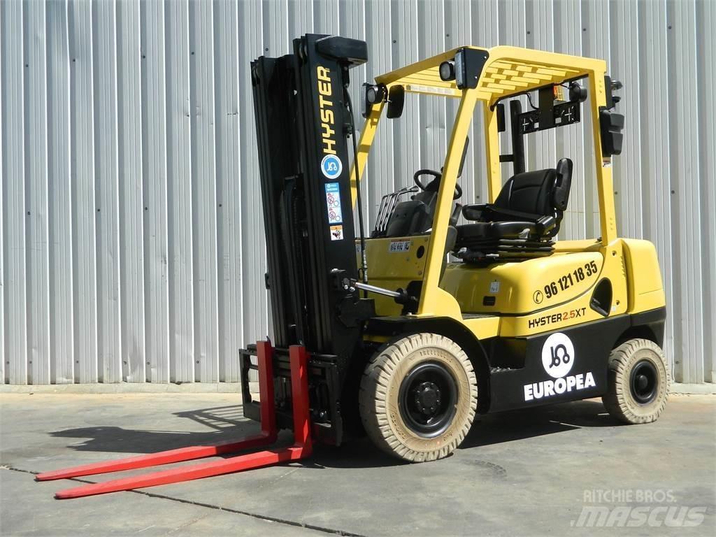 Hyster H2 50XT Diesel trucks