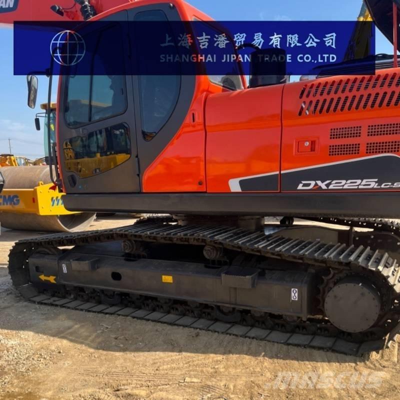 Doosan DX 225 Crawler excavators