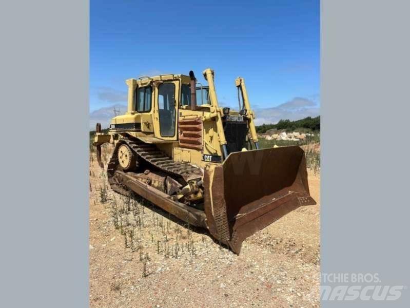 CAT D6H Crawler dozers