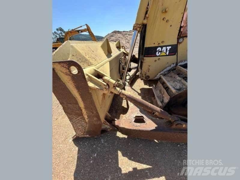 CAT D6H Crawler dozers