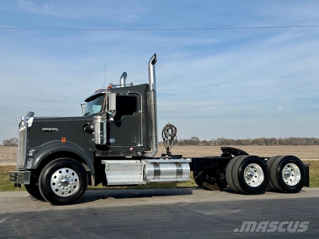 Kenworth W900 Tractor Units
