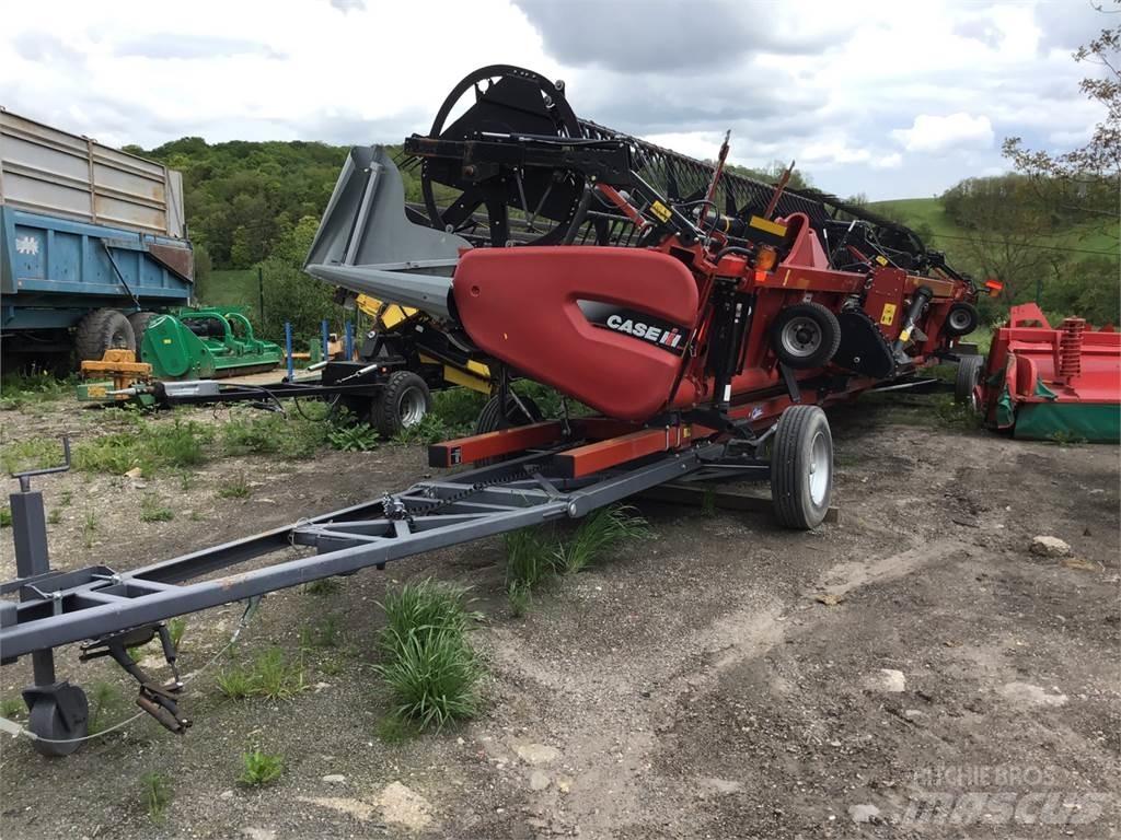 Case IH 3100 Combine harvester heads