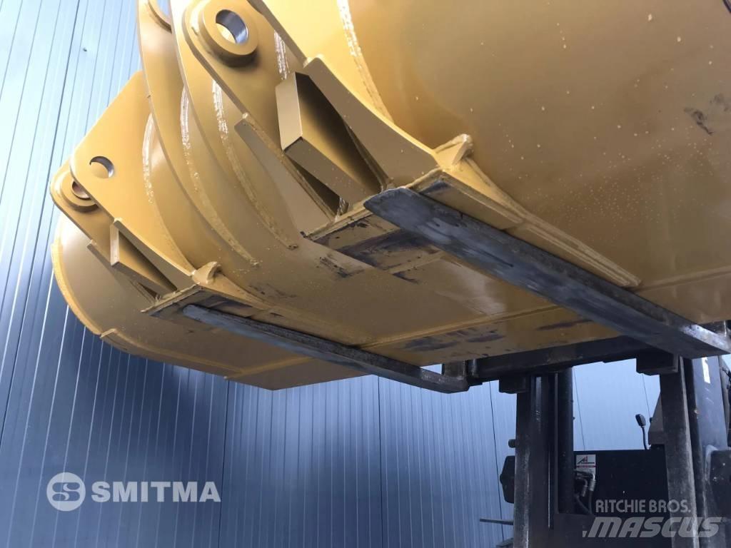 CAT 950GC Buckets