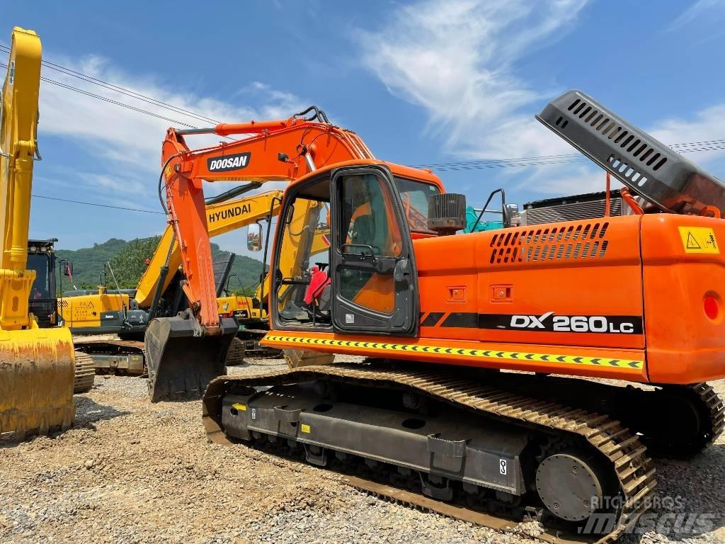 Doosan DX 260 Crawler excavators