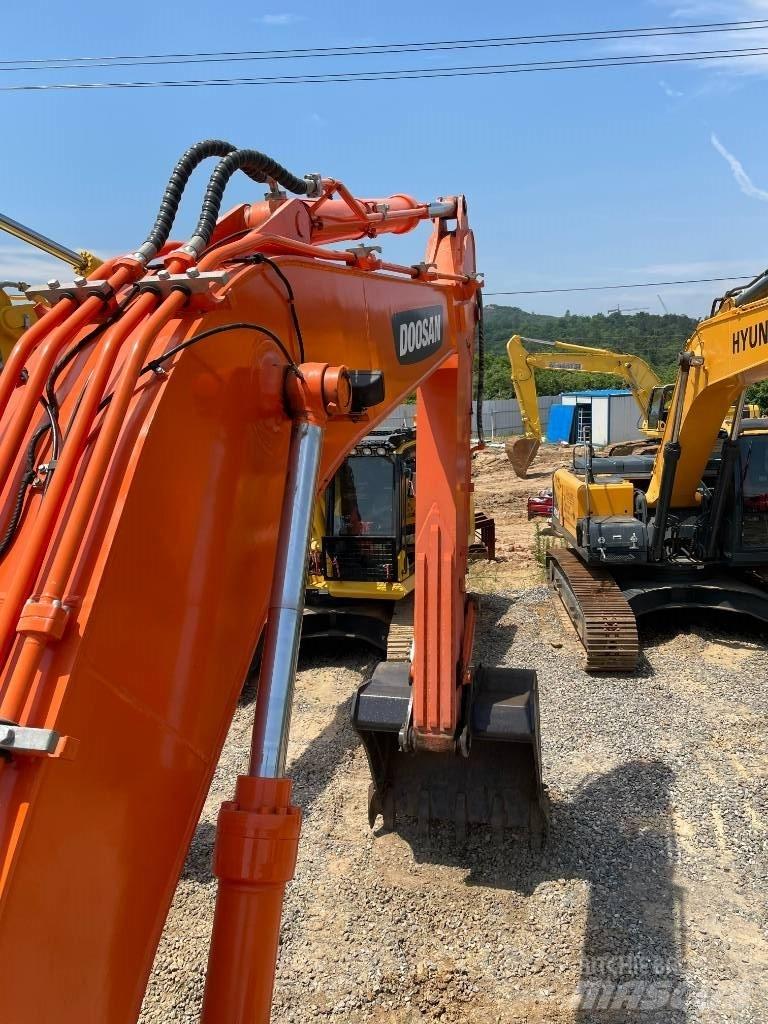 Doosan DX 260 Crawler excavators