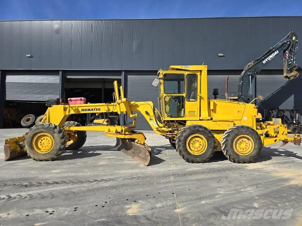 Komatsu GD 521 A-1 Graders