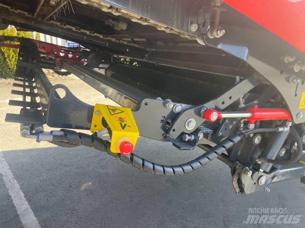 Pöttinger Jumbo 7470 Self loading trailers