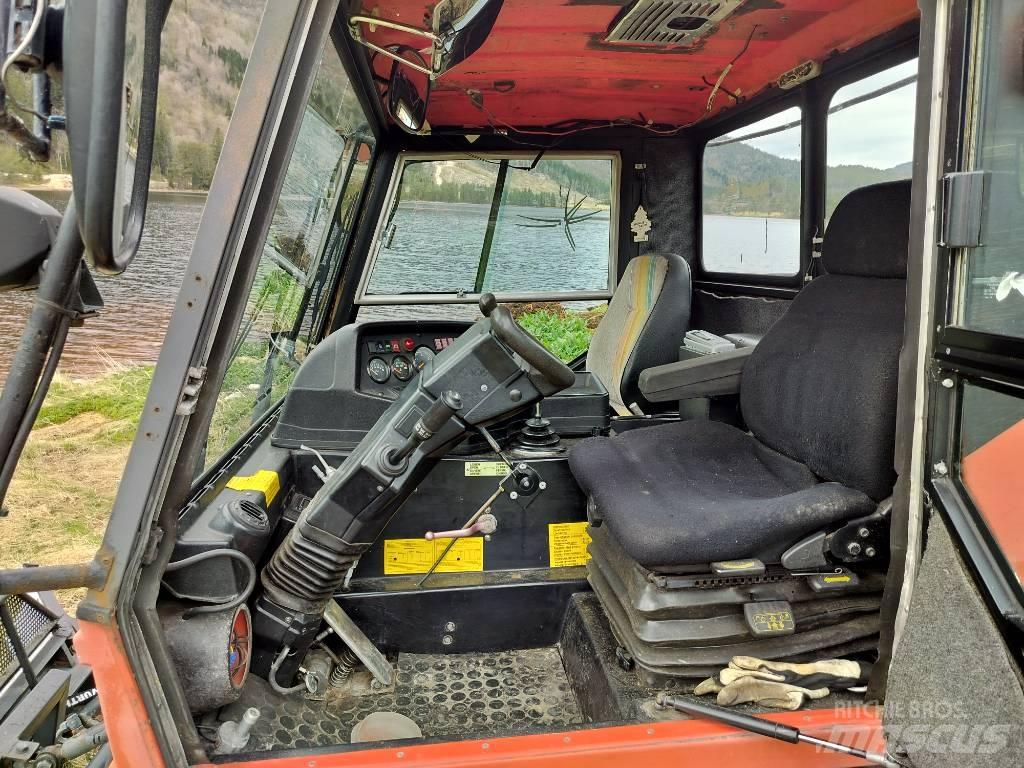  Pistonbully 150 Snow groomers