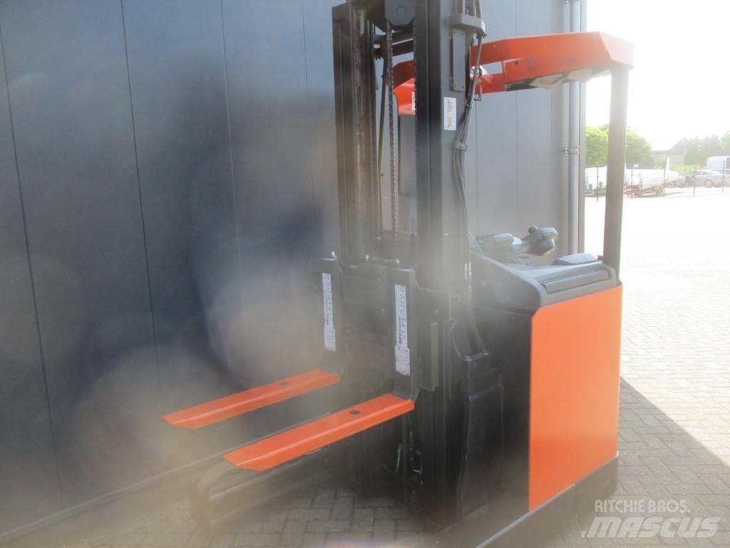 BT RRB1 Reach trucks