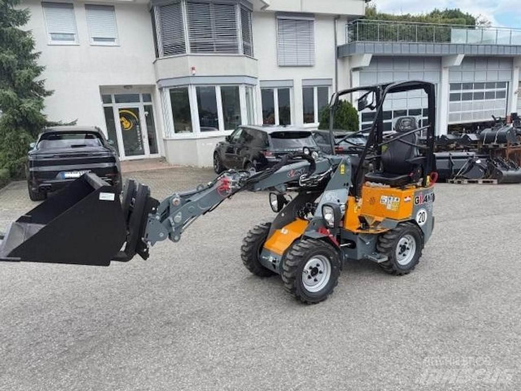 GiANT G1200 Tele Wheel loaders