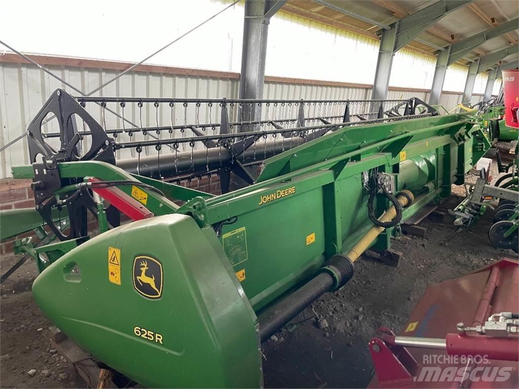 John Deere 625R Harvester heads
