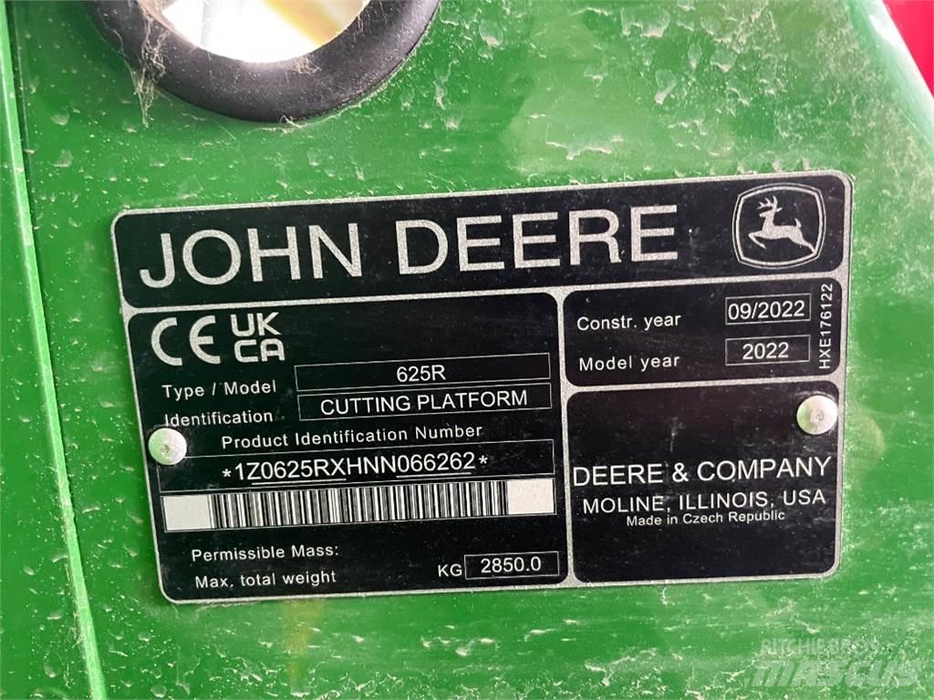 John Deere 625R Harvester heads