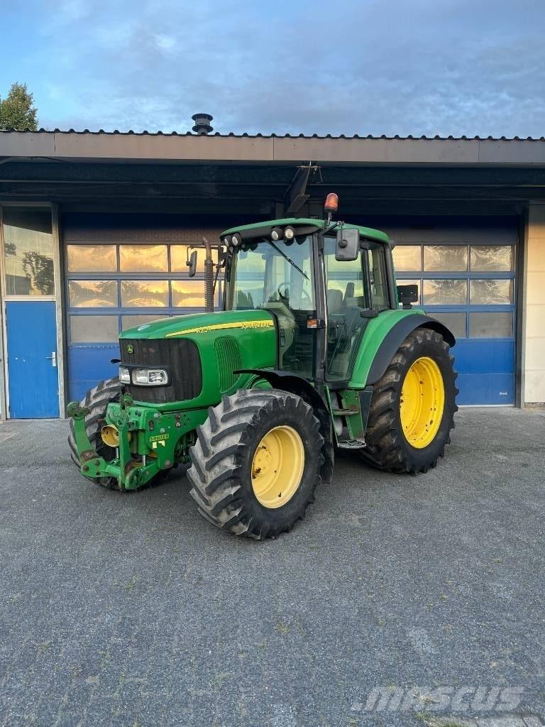 John Deere 6220 Tractors