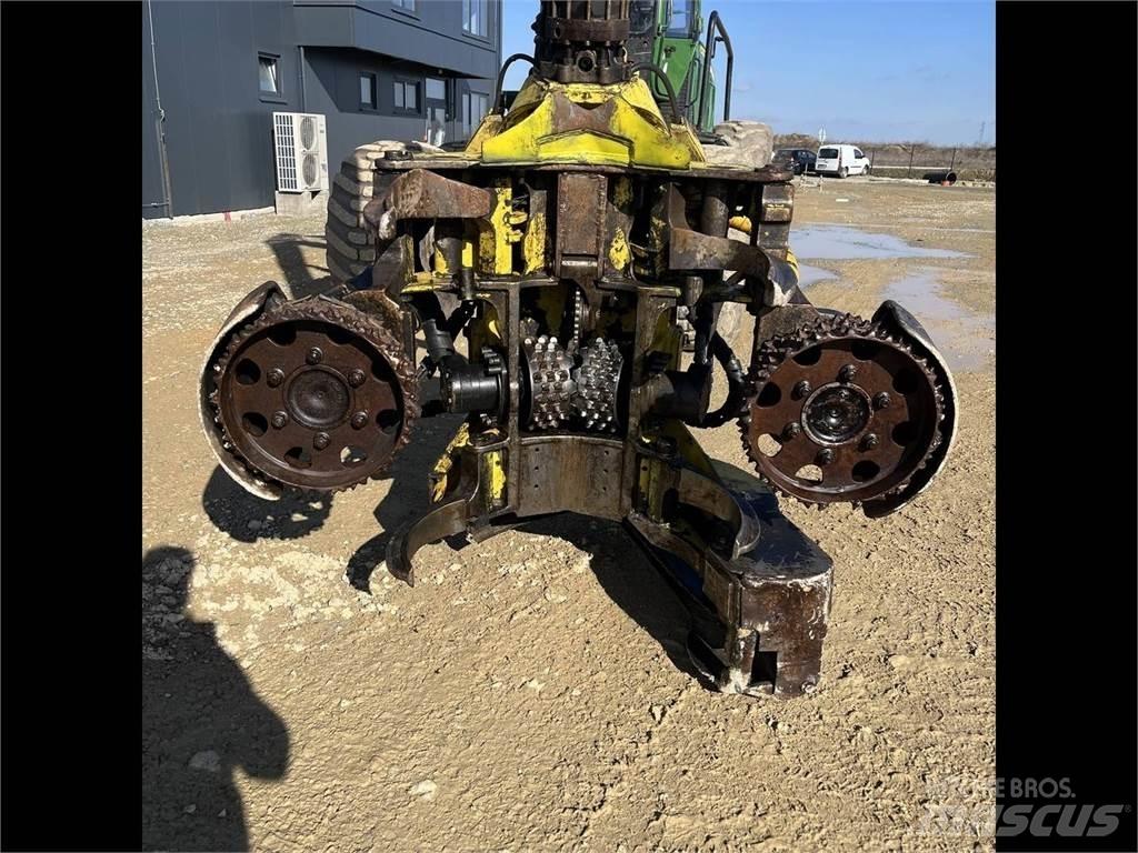 John Deere 1470E Harvesters