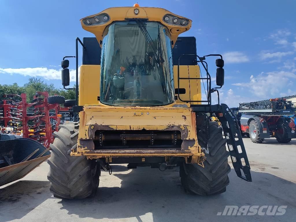 New Holland CS 6080 Combine harvesters