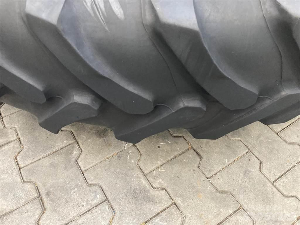  UNBEKANNT 13.6R48 Tyres, wheels and rims