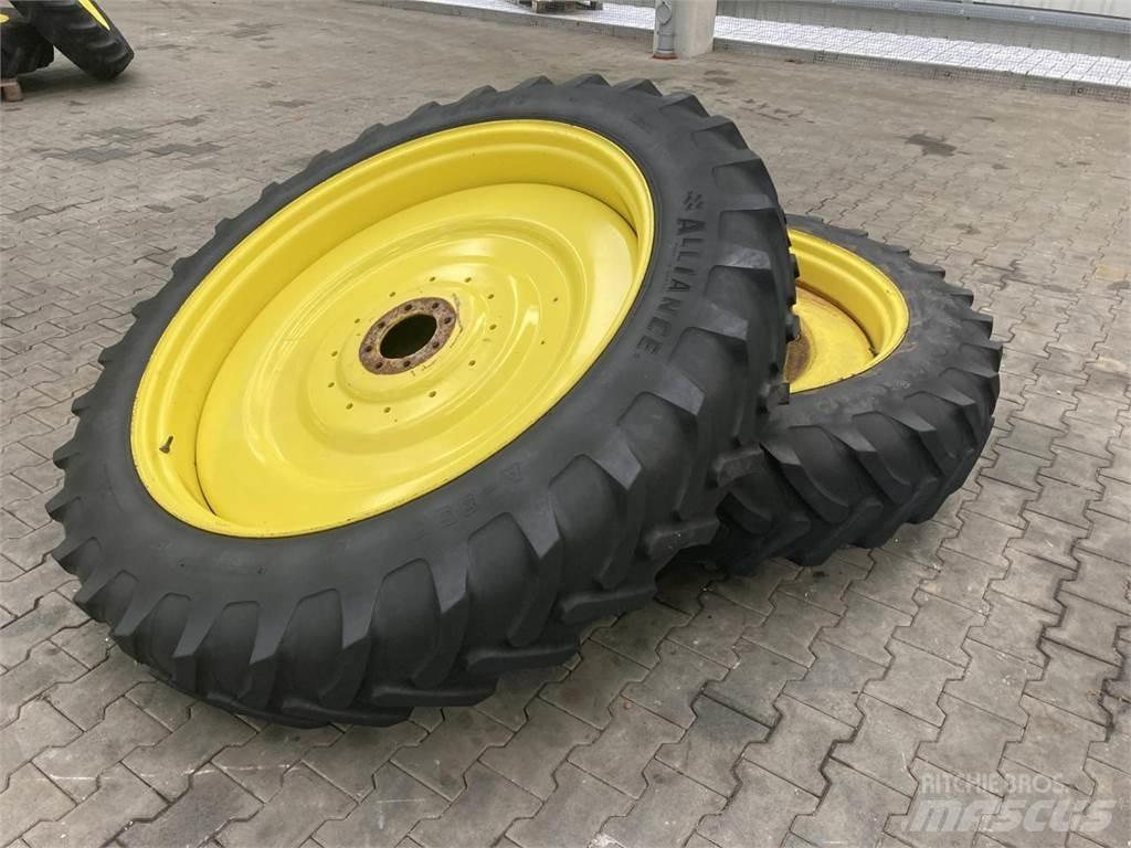  UNBEKANNT 13.6R48 Tyres, wheels and rims