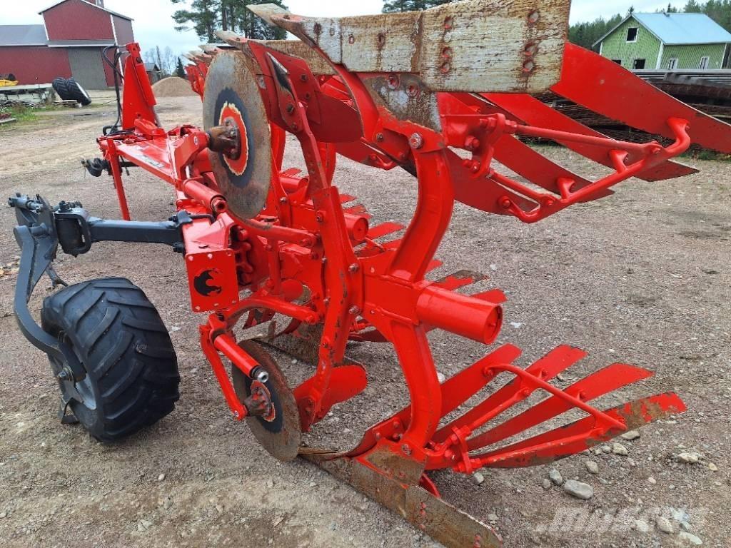 Kuhn Vari-Master 123 Reversible ploughs