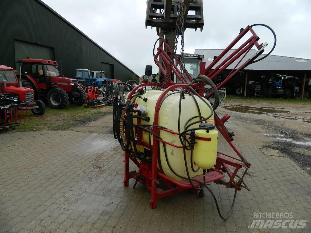 Hardi 1200 Mounted sprayers